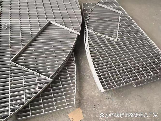 異形鋼格板 異形鋼格板是常規(guī)鋼格板的定制化延伸產(chǎn)品,依據(jù)實(shí)際安裝